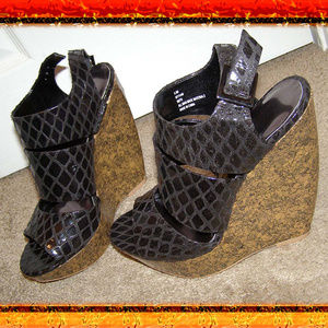 New Minx sexy platform wedges sz 8.5 cork look